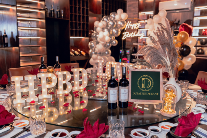 Phòng riêng tổ chức sinh nhật tại Dubai Restaurant